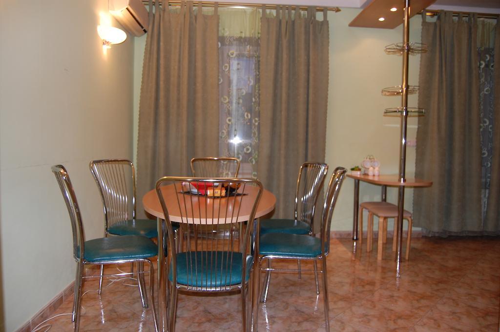 Like Hostel Kiev Exteriör bild